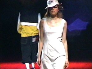《Bernadette Corporation: Fashion Shows》 <i>Bernadette Corporation: Fashion Shows</i>
